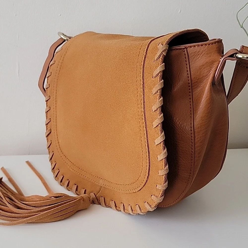 Tassel Crossbody Bag, 1 zipp pocket, 2 pockets. Genuine Suede and Leather.